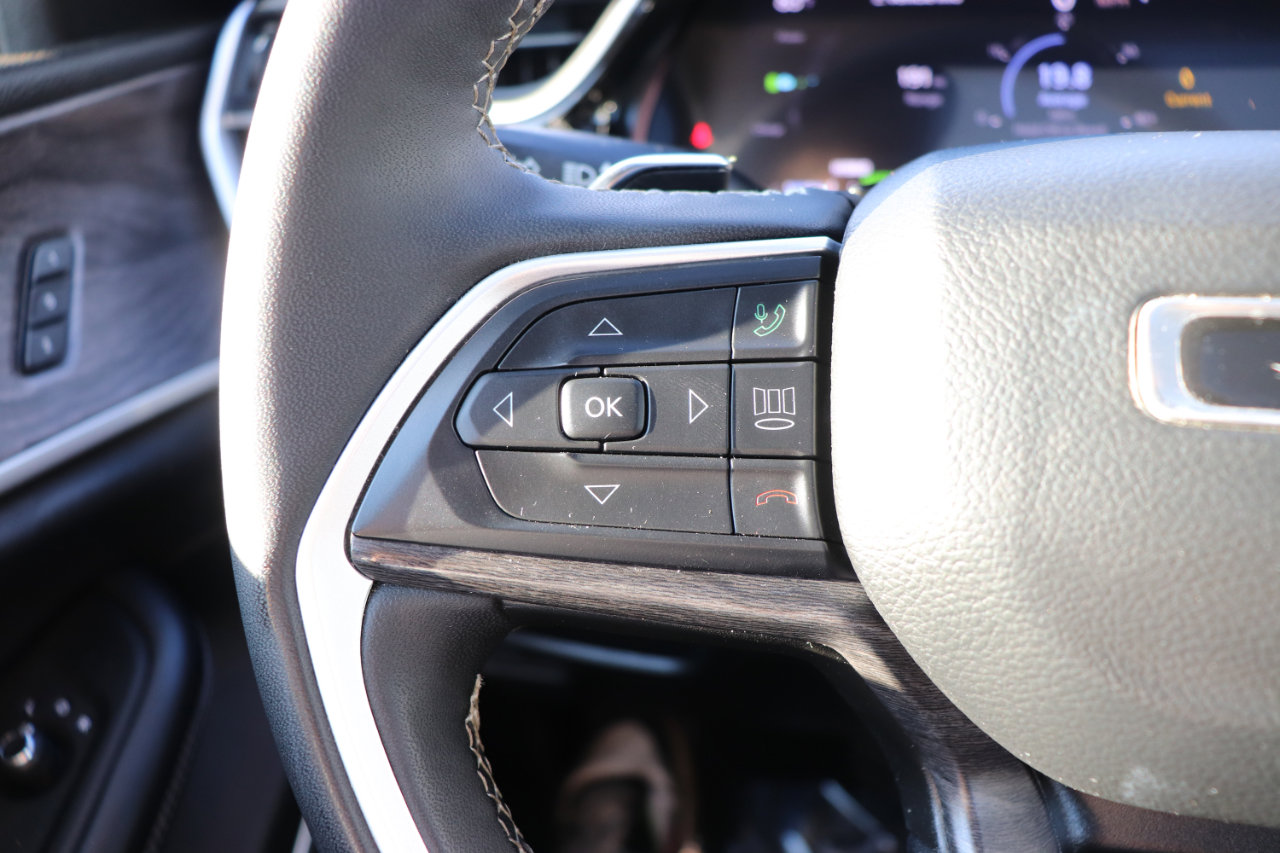 Used 2024 Jeep Grand Cherokee Limited 4xe image 31