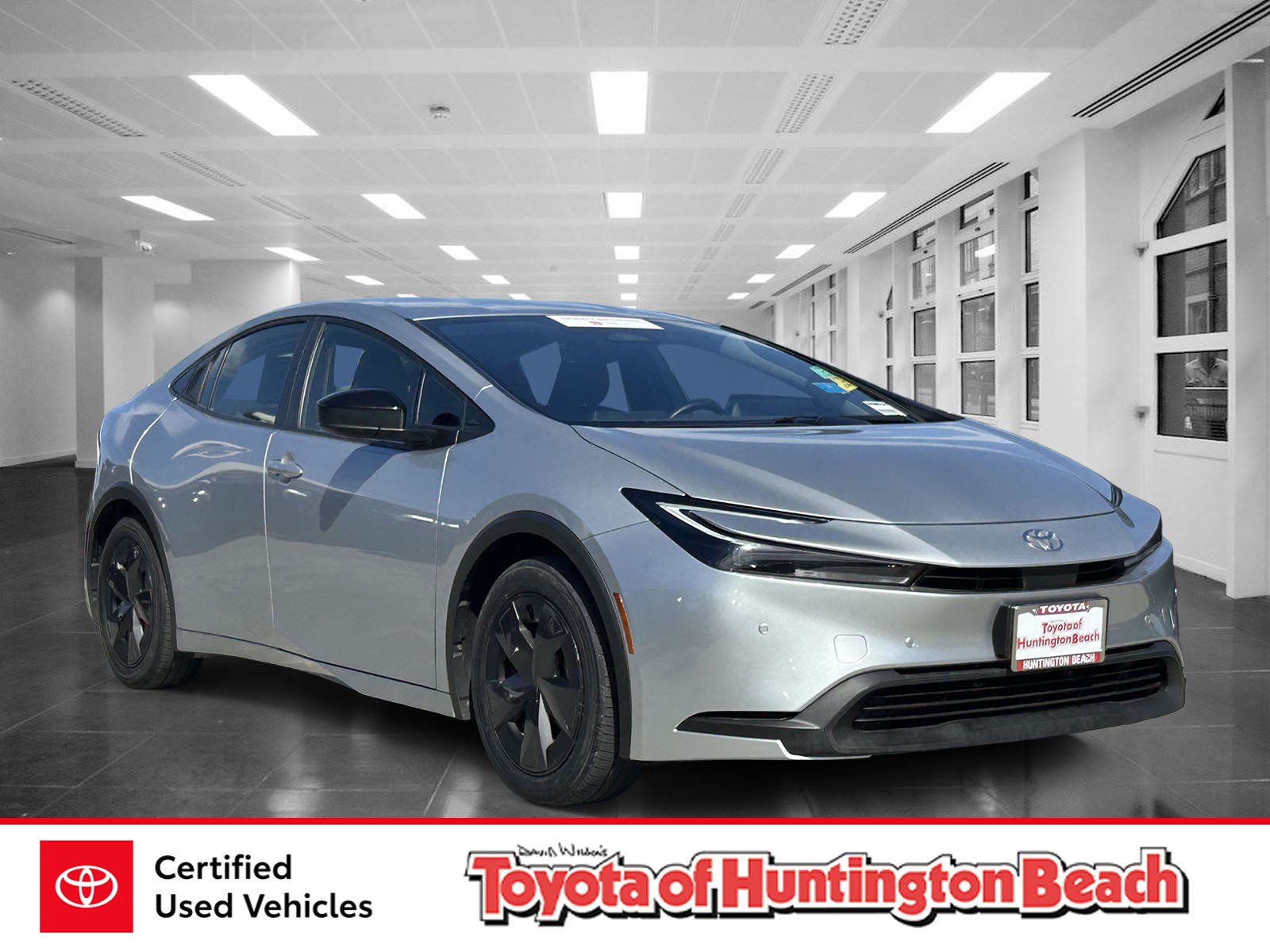 Certified 2025 Toyota Prius LE FWD image 1