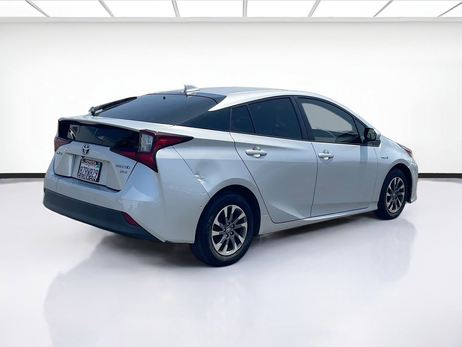 Used 2022 Toyota Prius XLE w/ Advanced Technology Package FWD image 4