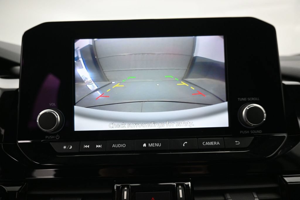 Used 2025 Nissan Pathfinder SV AWD/4WD image 17