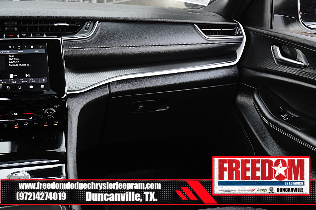 Certified 2025 Jeep Grand Cherokee L Laredo RWD image 38