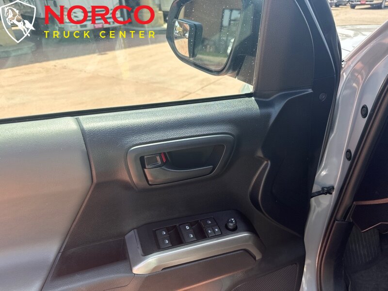 Used 2021 Toyota Tacoma SR5 w/ Blackout Package (TMS) image 18