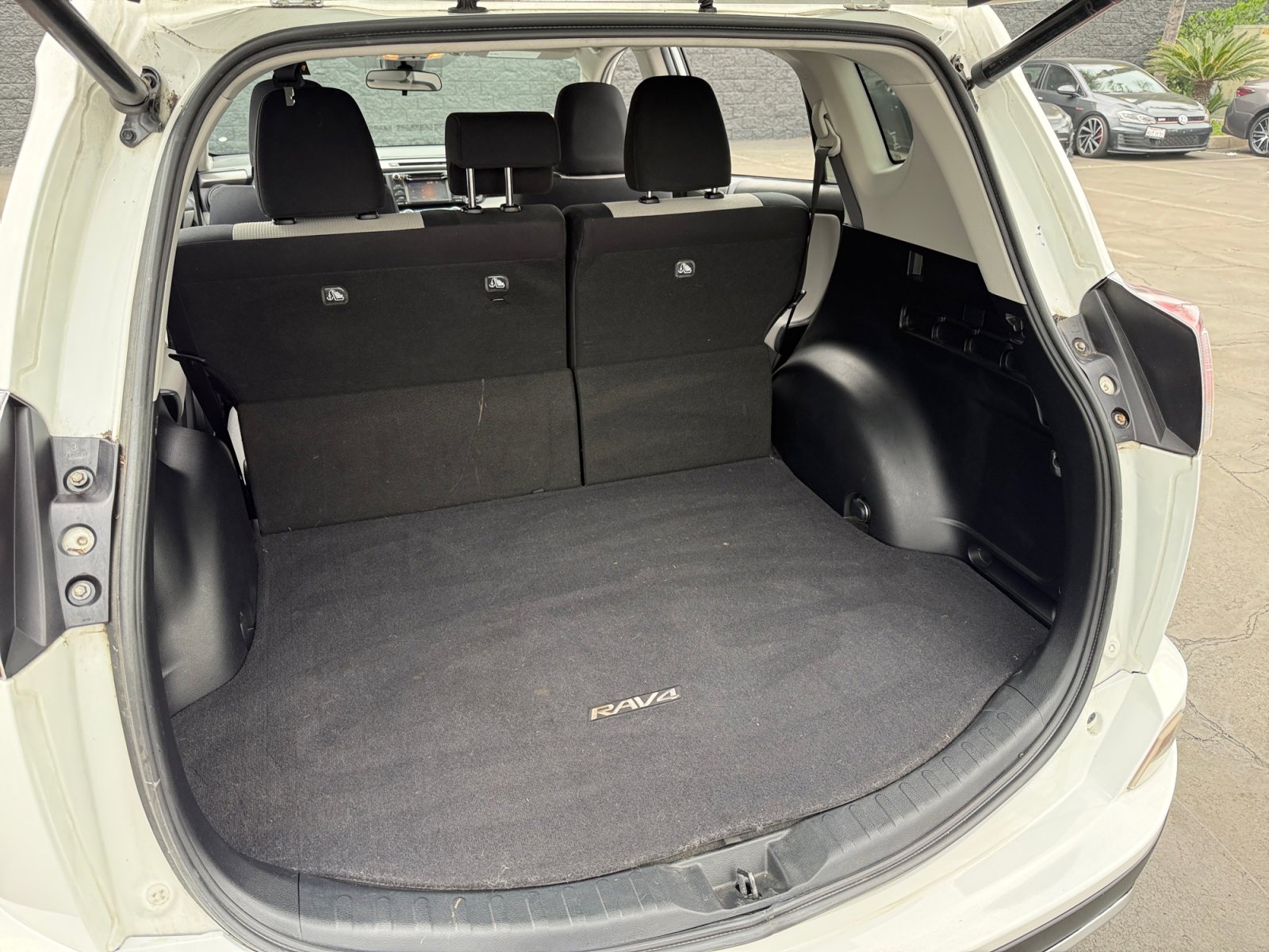 Used 2017 Toyota RAV4 XLE image 21