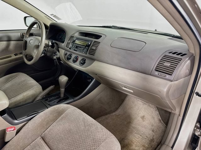 Used 2004 Toyota Camry LE FWD image 28