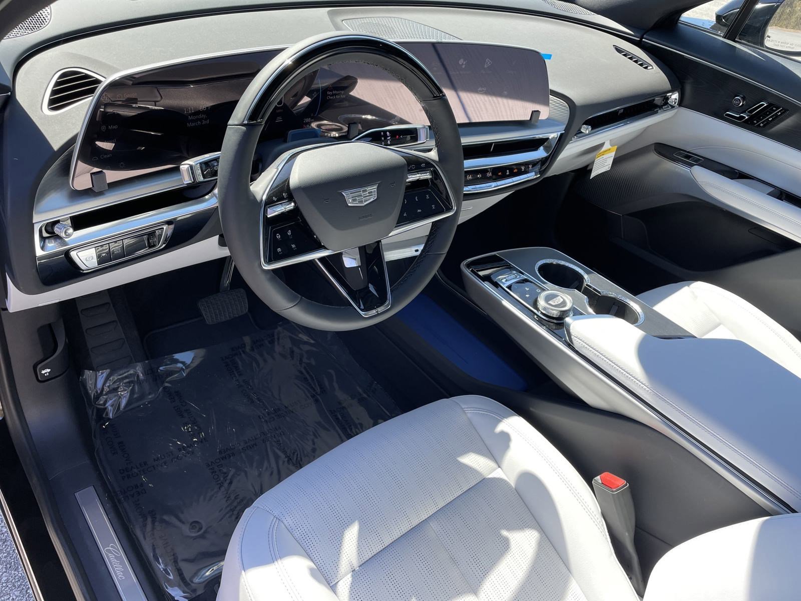 New 2025 Cadillac Lyriq Luxury image 12