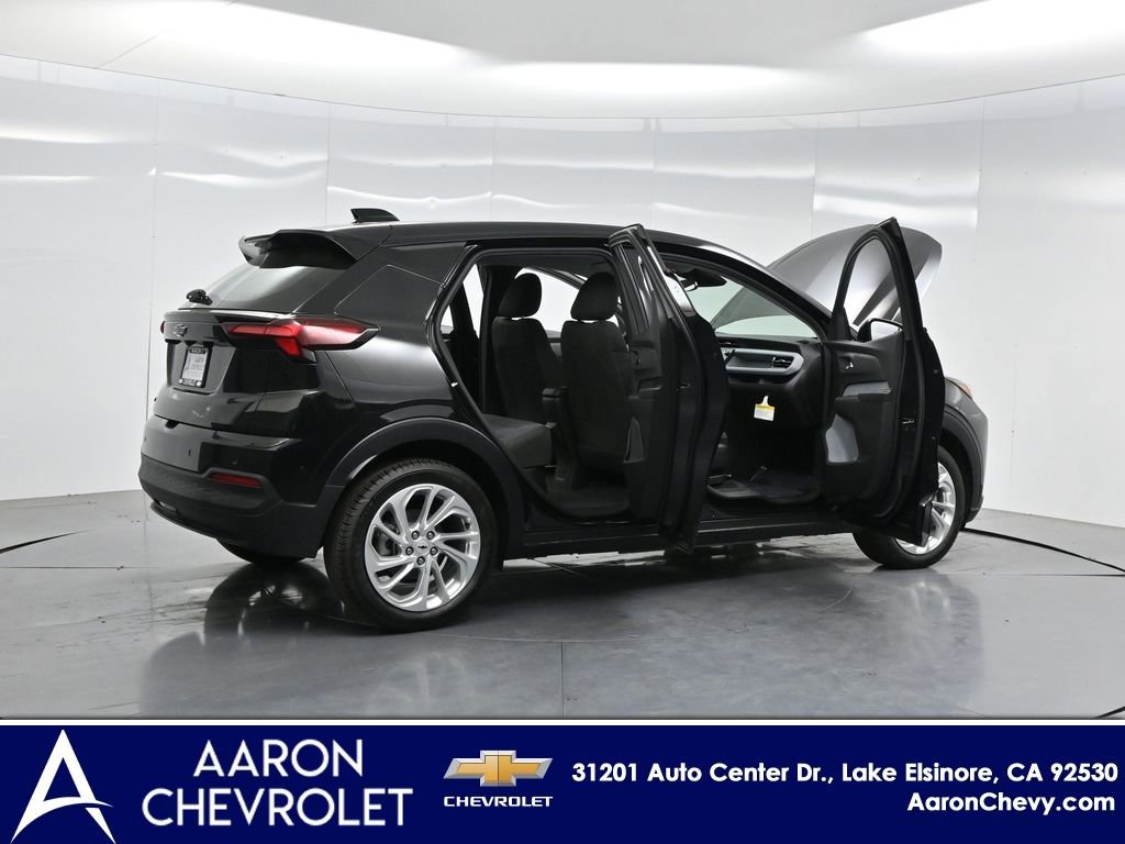 New 2027 Chevrolet Bolt LT w/ Comfort Package image 4