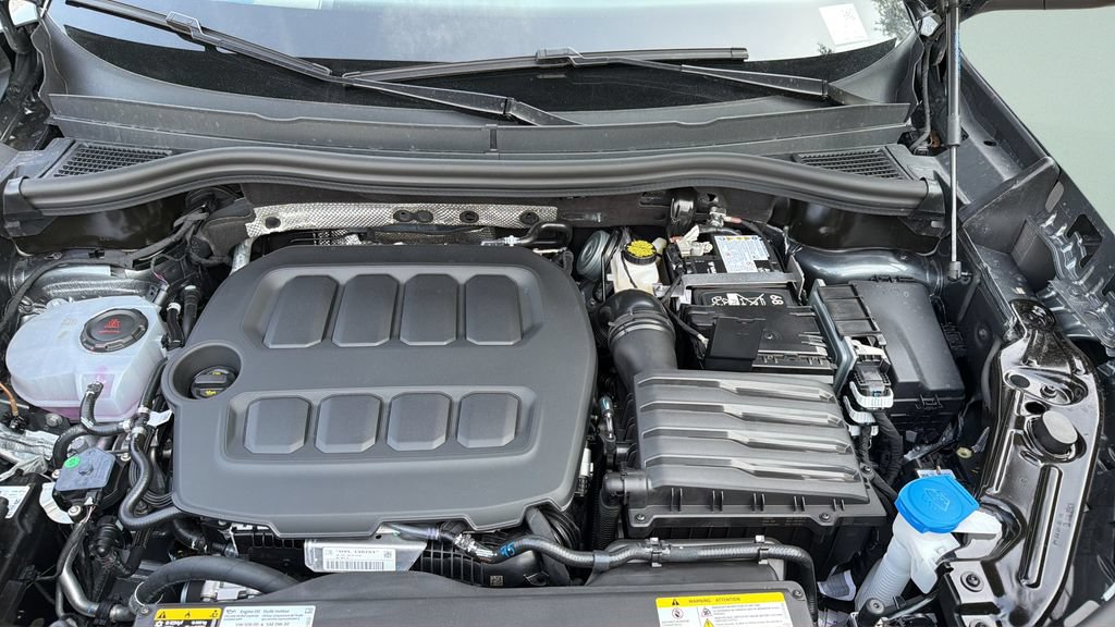 New 2026 Volkswagen Tiguan SE R-Line FWD image 30