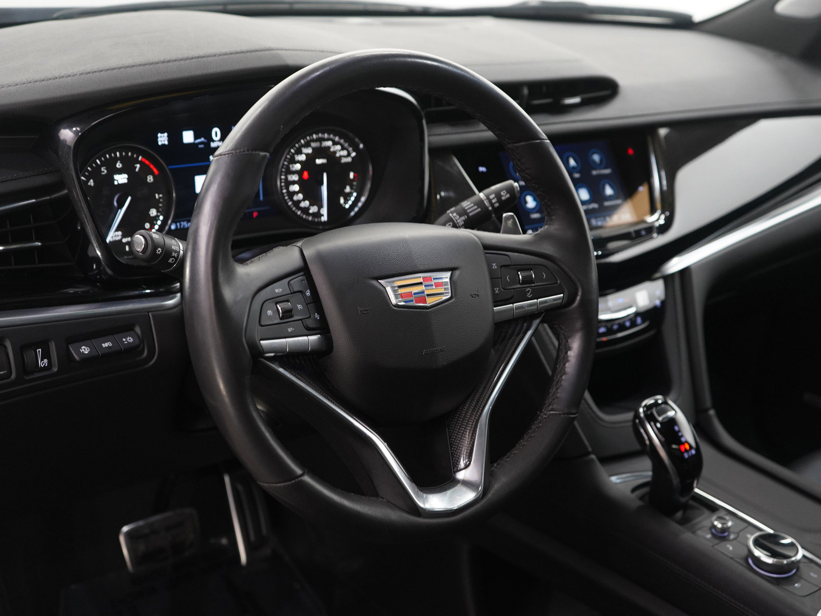 Used 2024 Cadillac XT6 Sport w/ Technology Package image 24