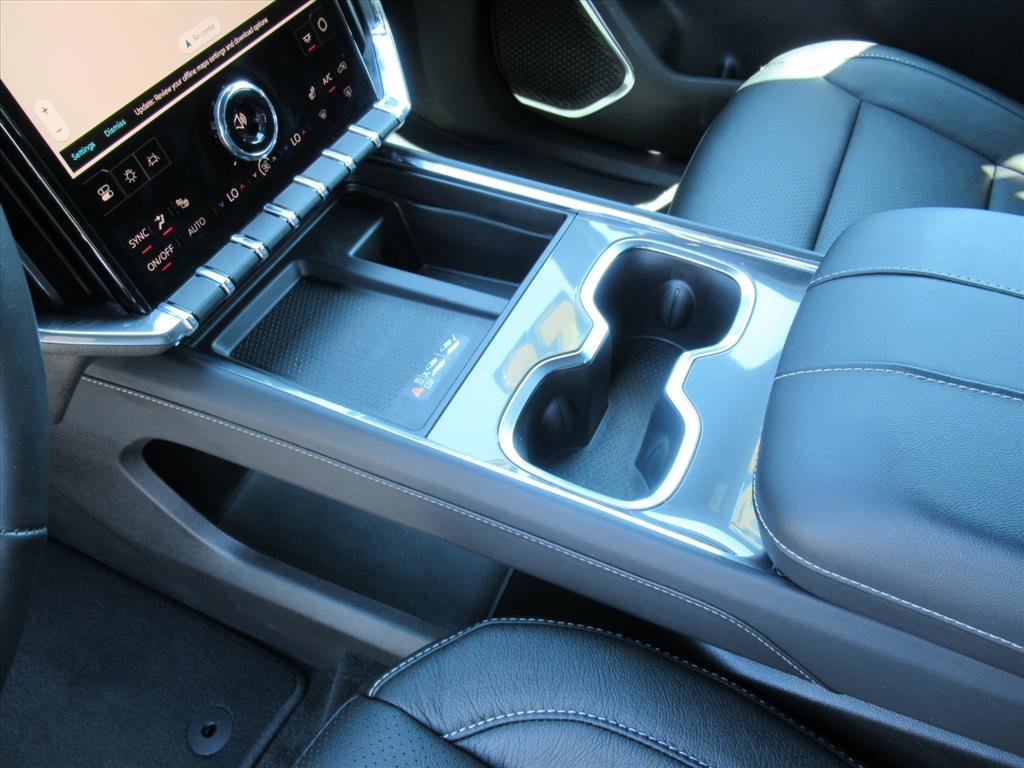 Used 2025 GMC Acadia Elevation image 18