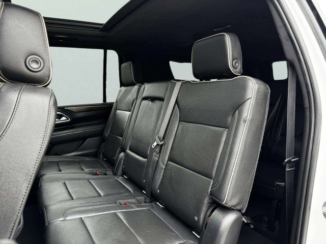 Used 2021 Chevrolet Suburban Premier w/ Premium Package image 36