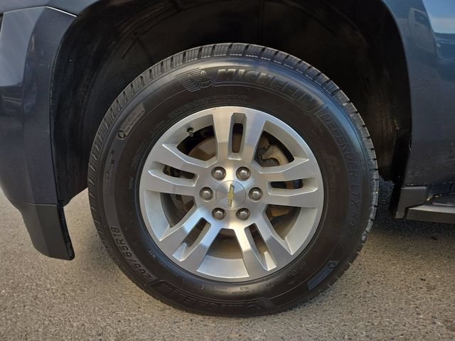 Used 2019 Chevrolet Suburban LT w/ Luxury Package AWD/4WD image 7