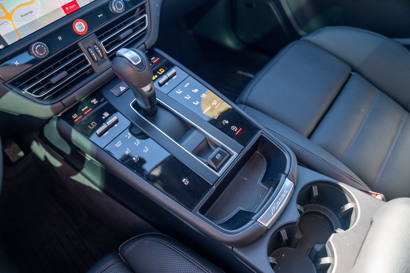 Certified 2026 Porsche Macan AWD/4WD image 20