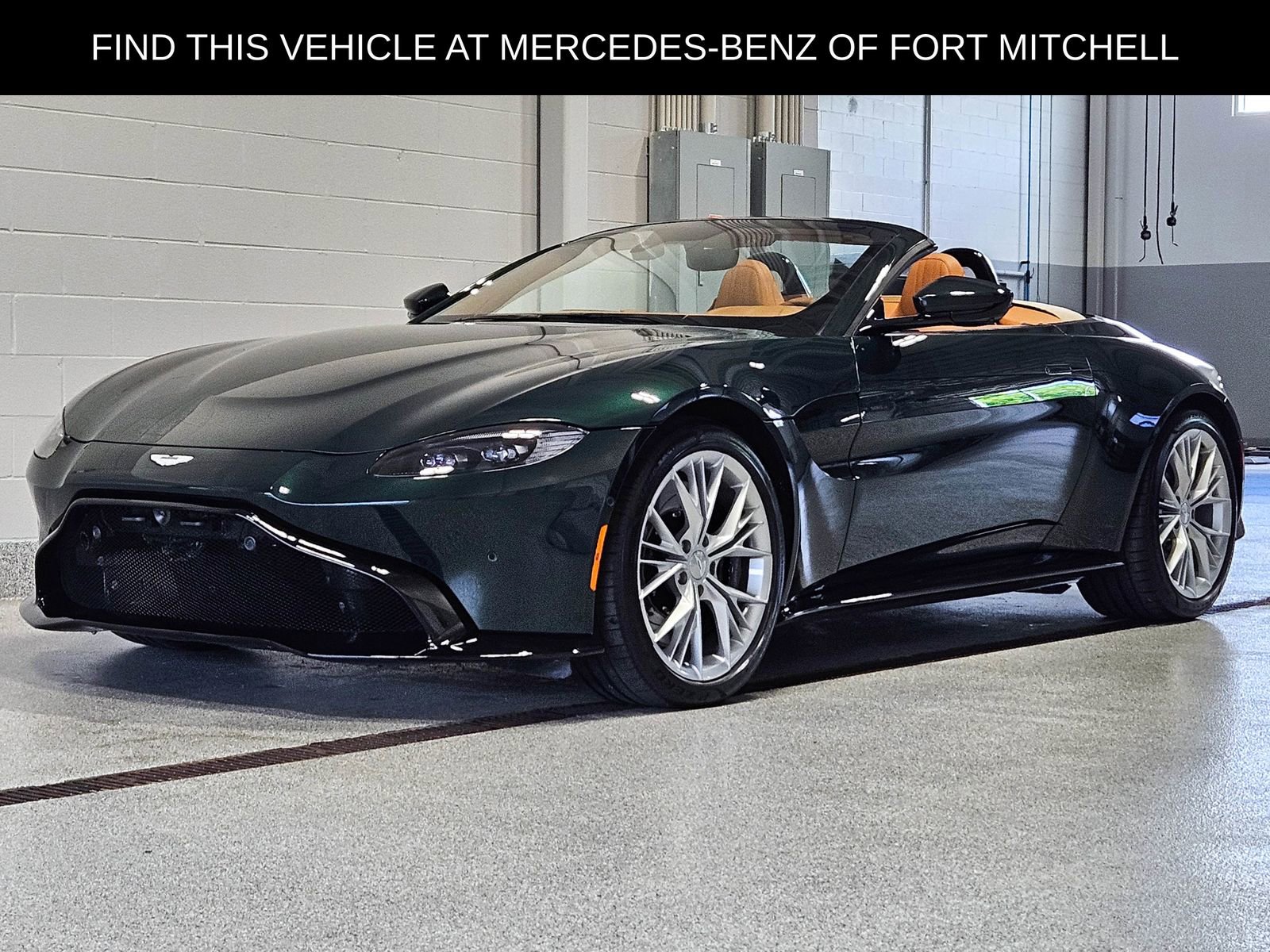 Used 2021 Aston Martin V8 Vantage Roadster RWD image 1