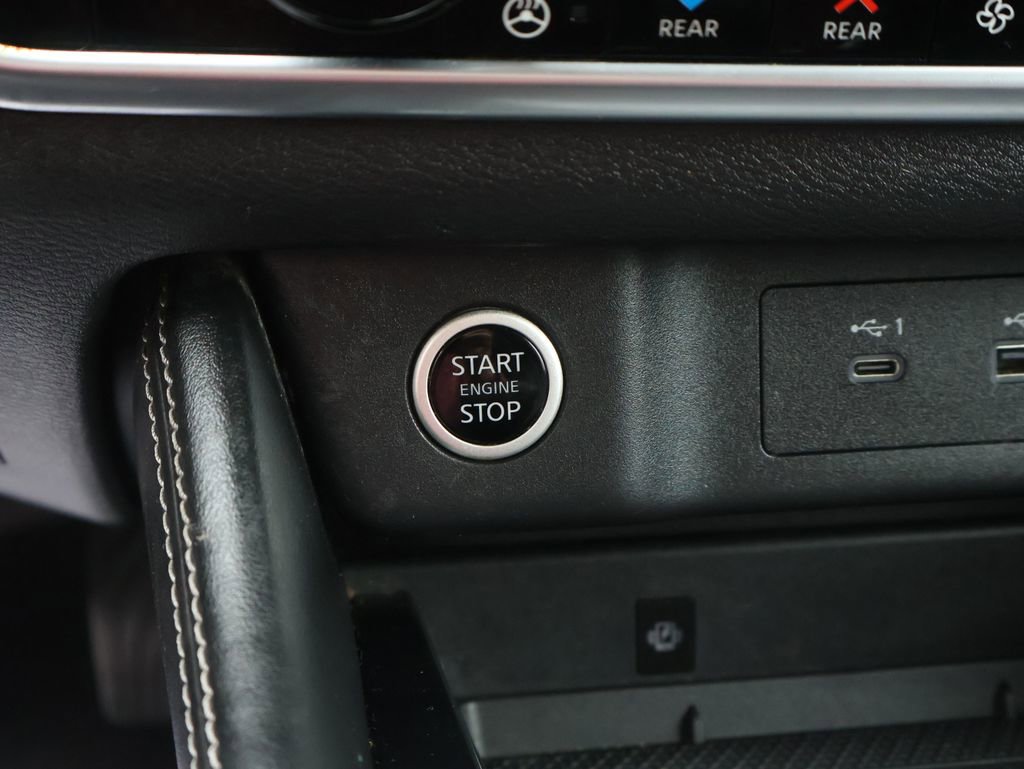 Used 2023 Nissan Rogue Platinum w/ Platinum Premium Package FWD image 31