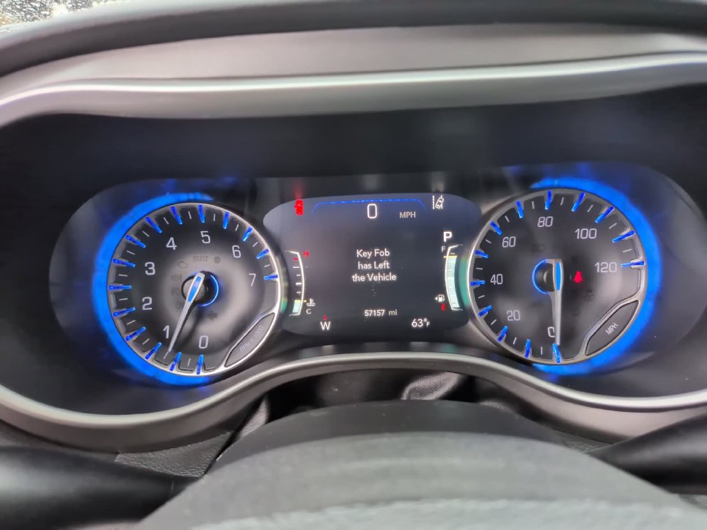 Used 2024 Chrysler Pacifica Touring-L FWD image 21