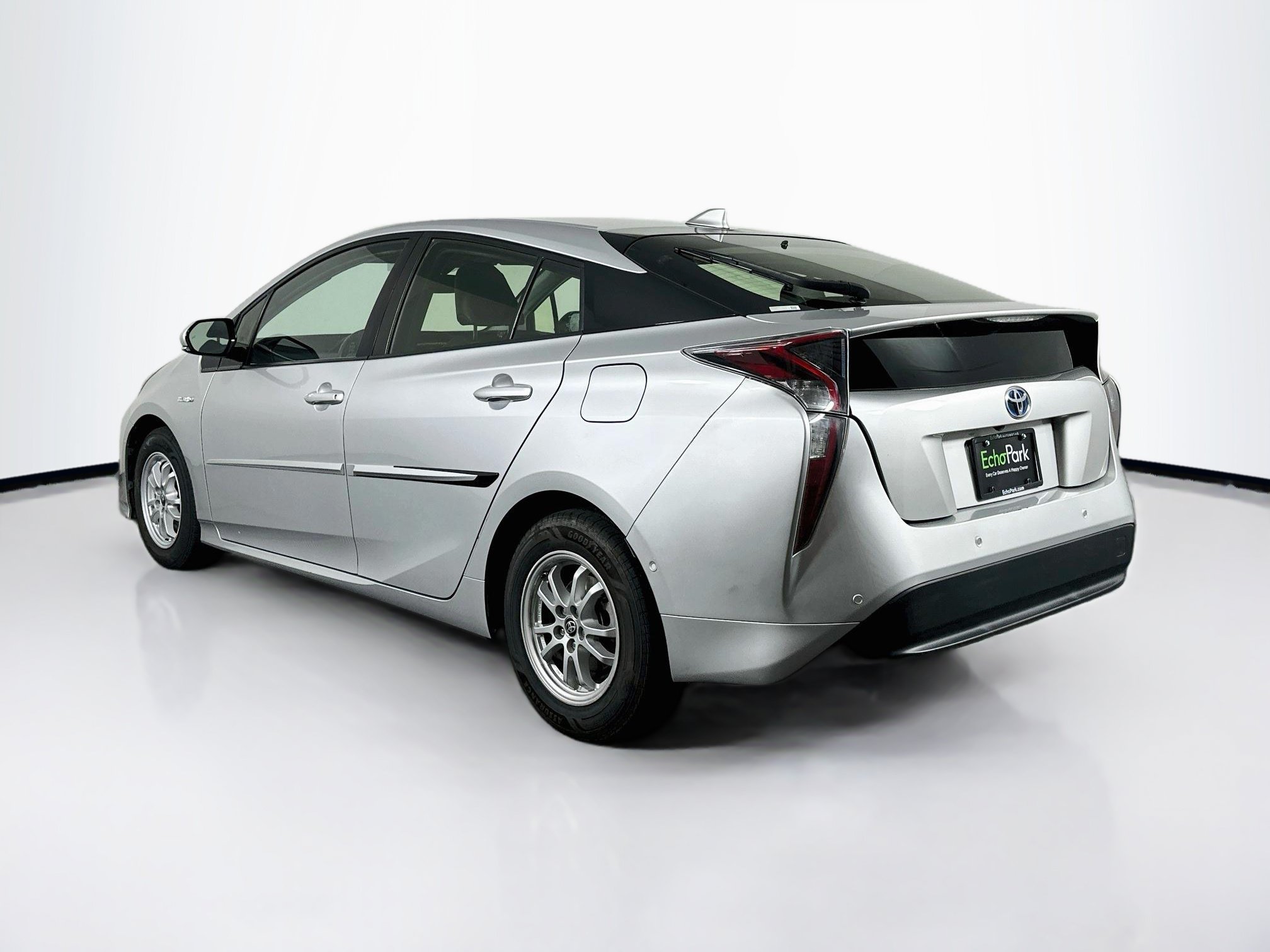 Used 2017 Toyota Prius Four FWD image 5