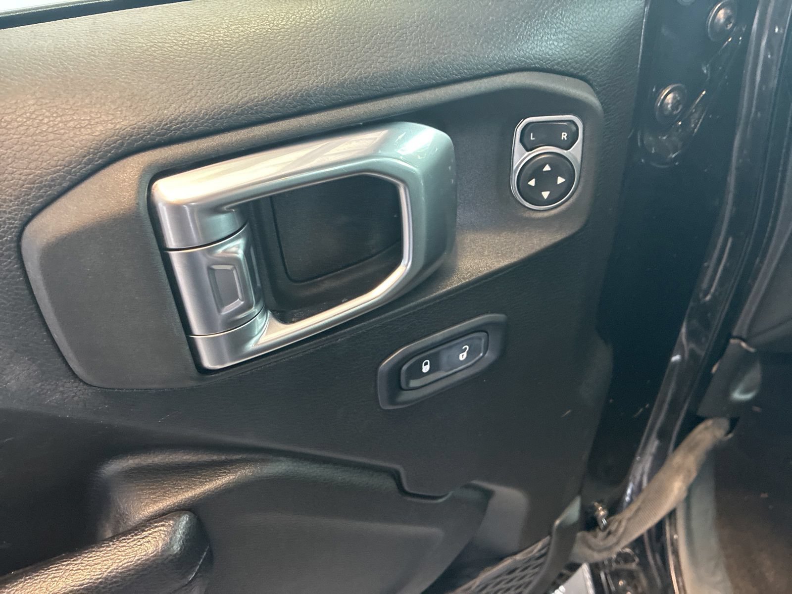 Used 2023 Jeep Wrangler Unlimited w/ Cold Weather Group AWD/4WD image 12