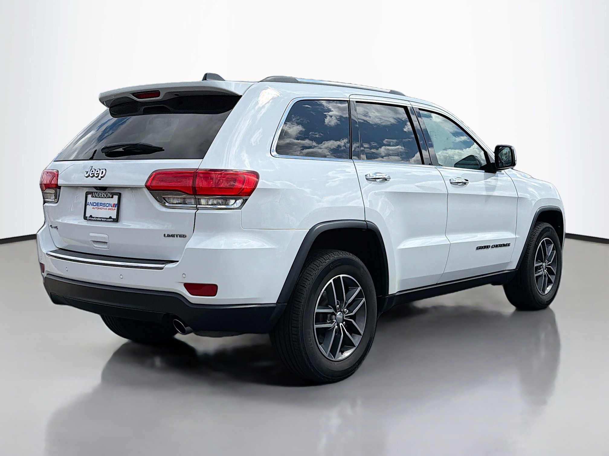 Used 2018 Jeep Grand Cherokee Limited image 2
