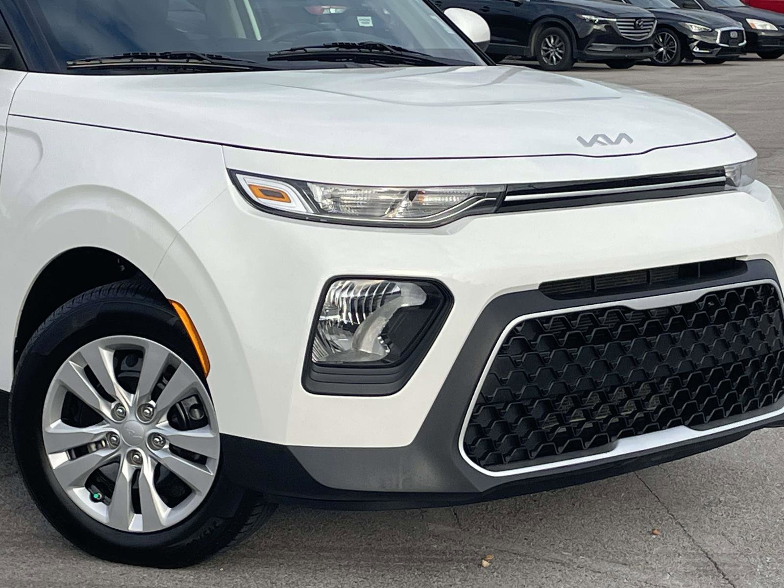 Used 2022 Kia Soul LX image 28