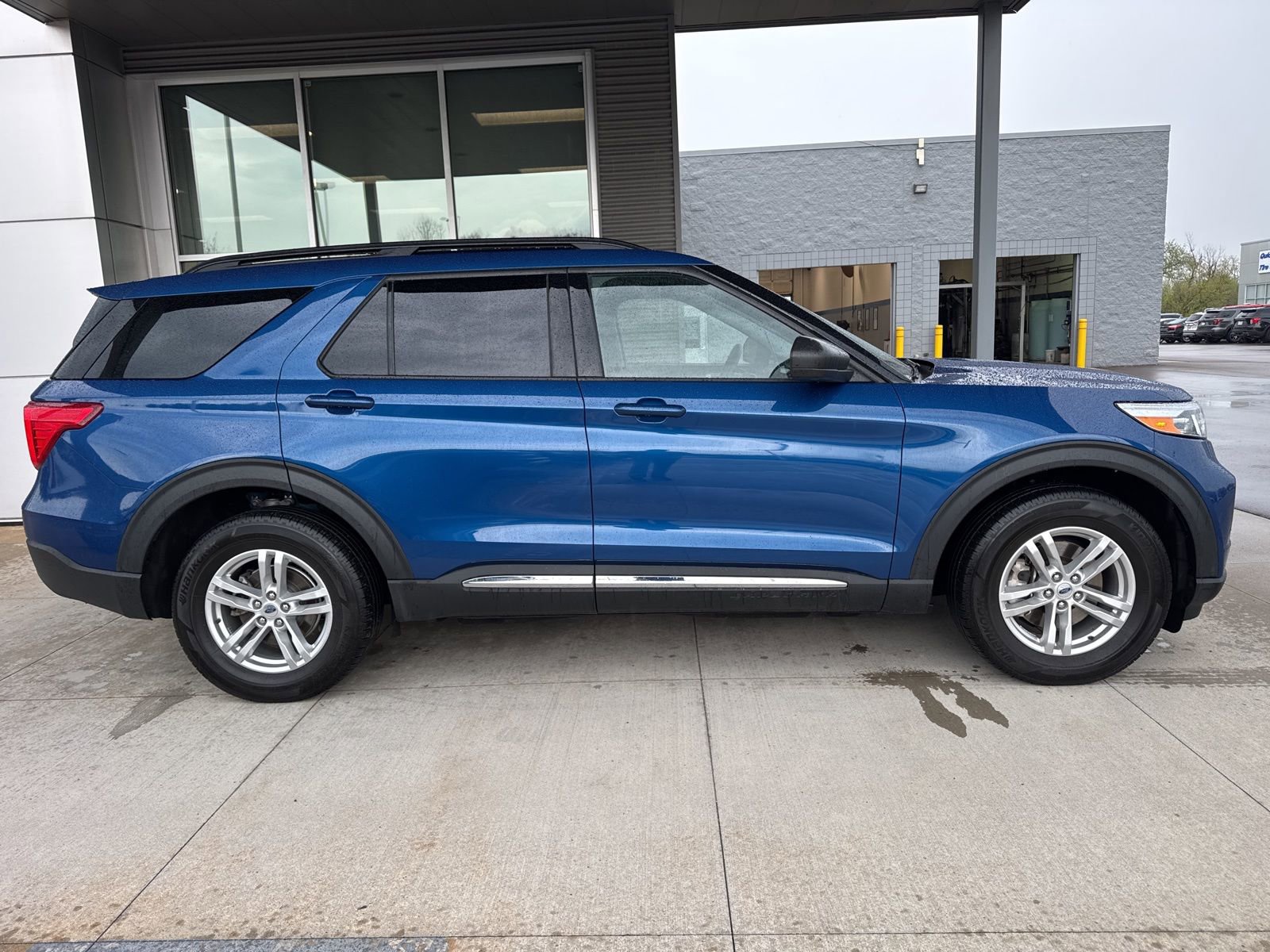 Certified 2023 Ford Explorer XLT w/ Equipment Group 202A AWD/4WD image 9