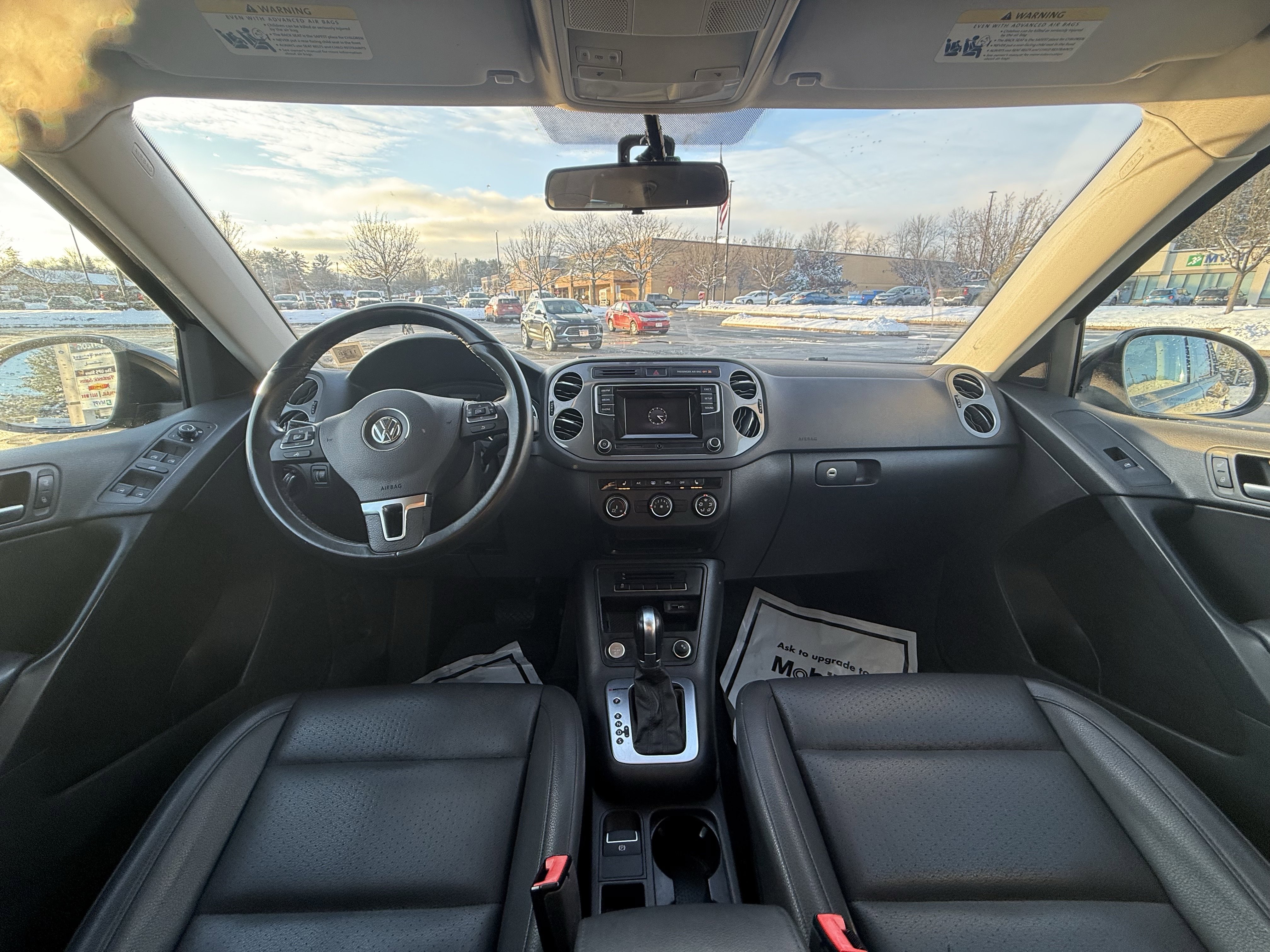 Used 2016 Volkswagen Tiguan S image 2