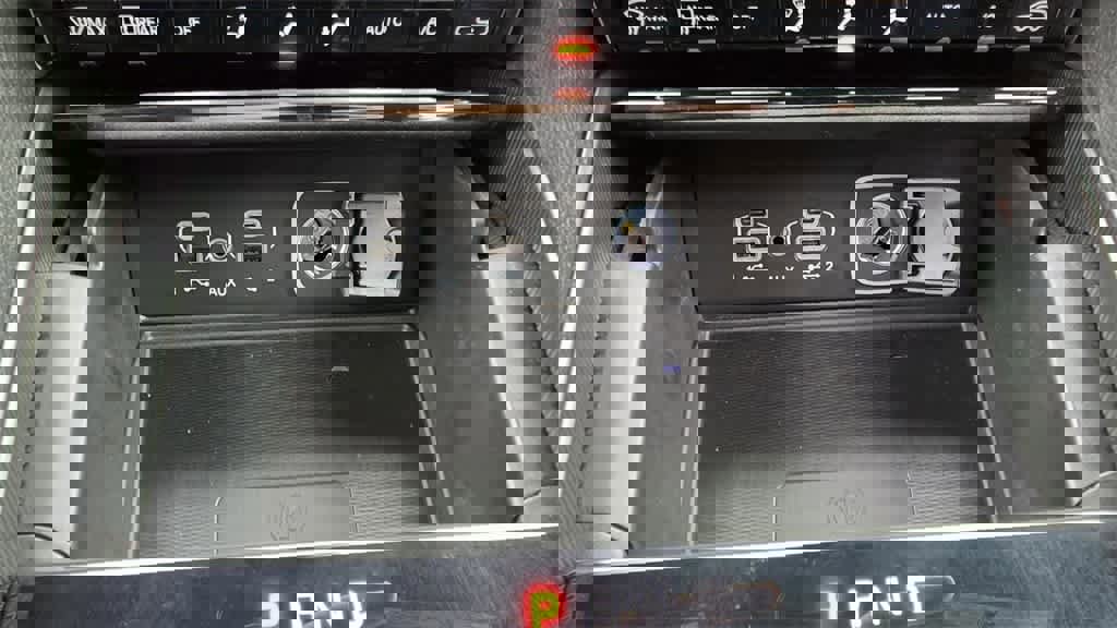 New 2025 Jeep Grand Cherokee Altitude image 18