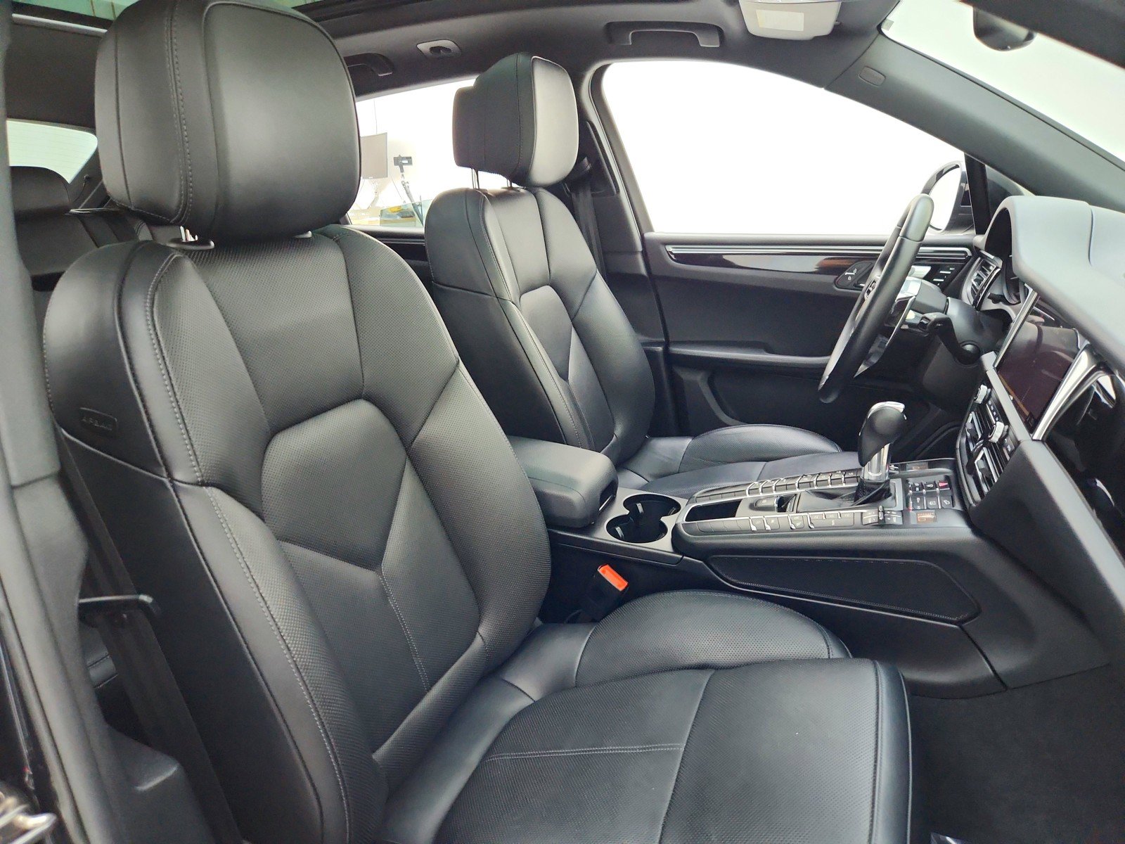 Used 2020 Porsche Macan S AWD/4WD image 30