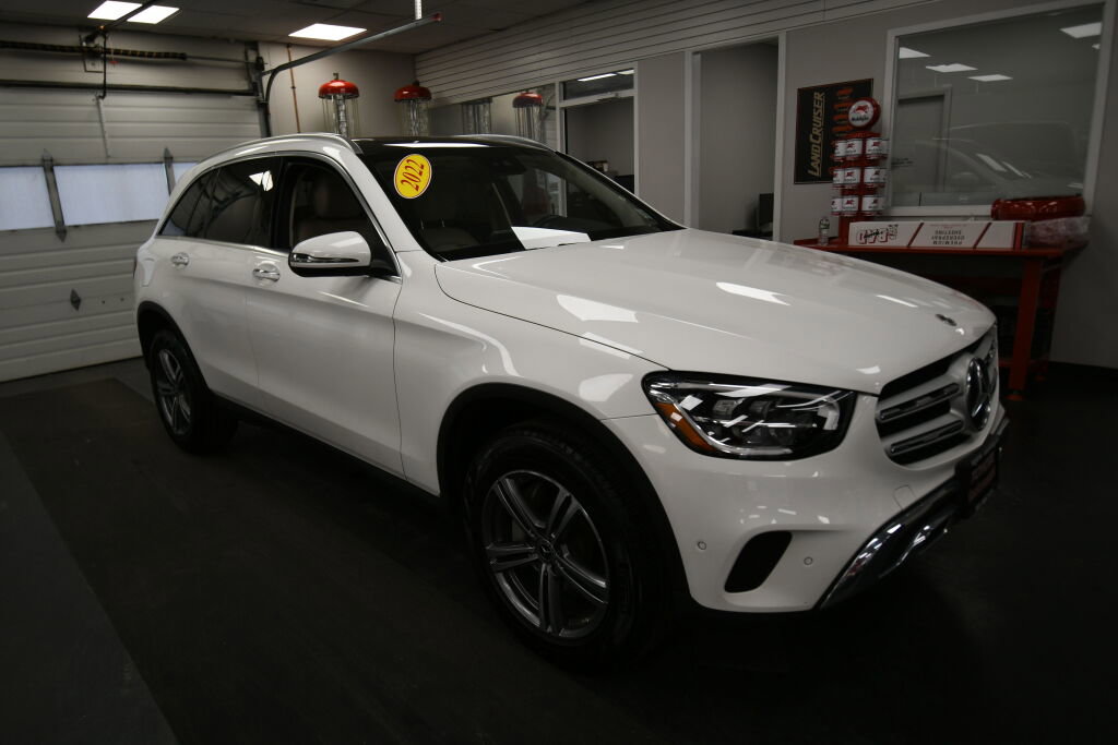 Used 2022 Mercedes-Benz GLC 300 4MATIC image 2