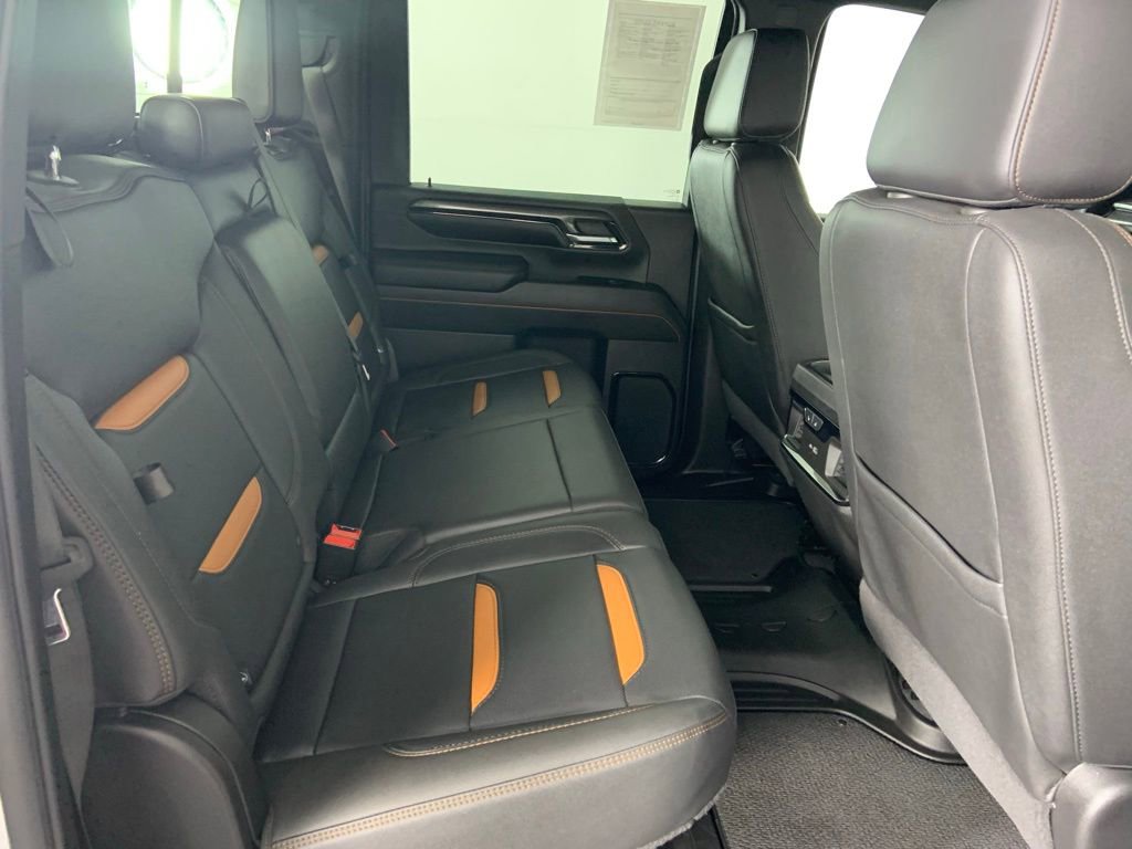 Used 2024 GMC Sierra 2500 AT4 w/ AT4 Preferred Package AWD/4WD image 13