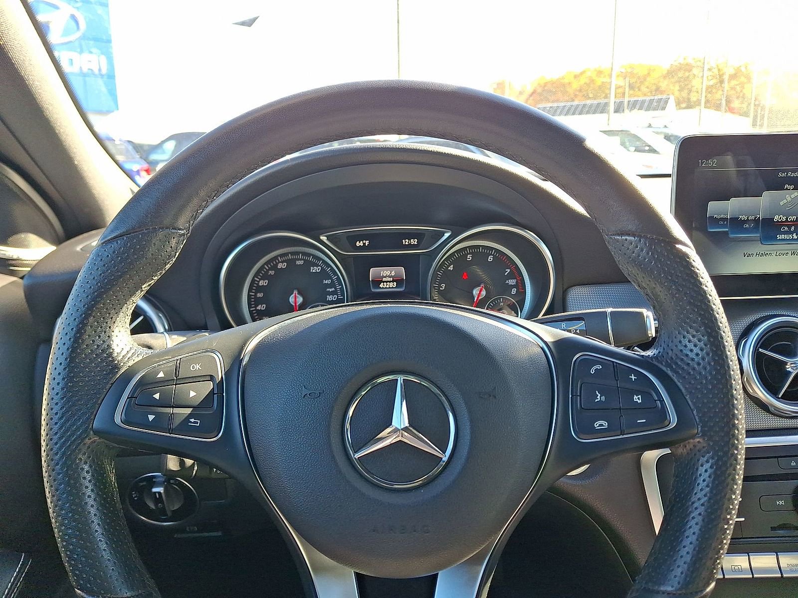 Used 2020 Mercedes-Benz GLA 250 4MATIC w/ Premium Package image 22