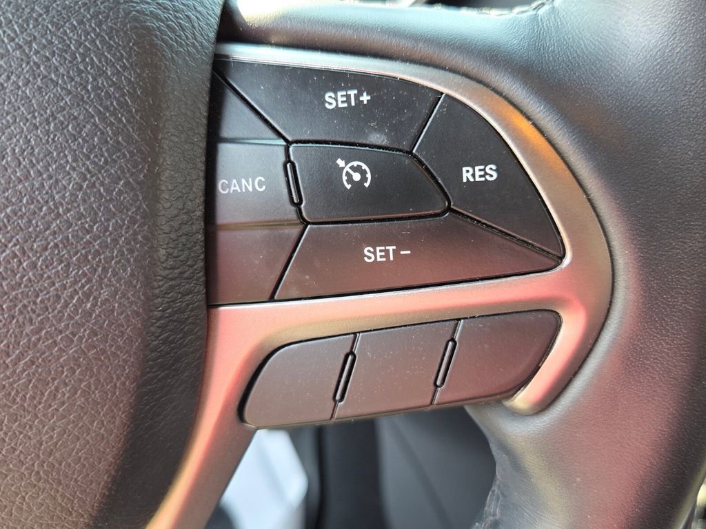 Used 2021 Jeep Grand Cherokee Laredo X image 24