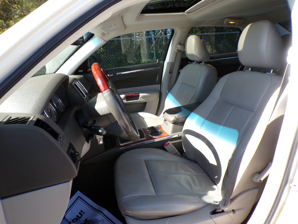 Used 2008 Chrysler 300 Limited AWD/4WD image 13