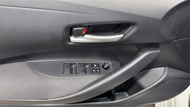 Used 2020 Toyota Corolla LE image 17