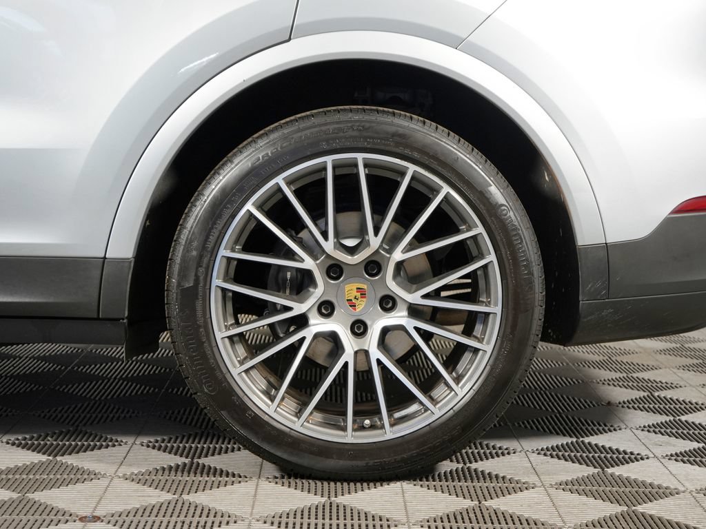 Certified 2023 Porsche Cayenne AWD/4WD image 14