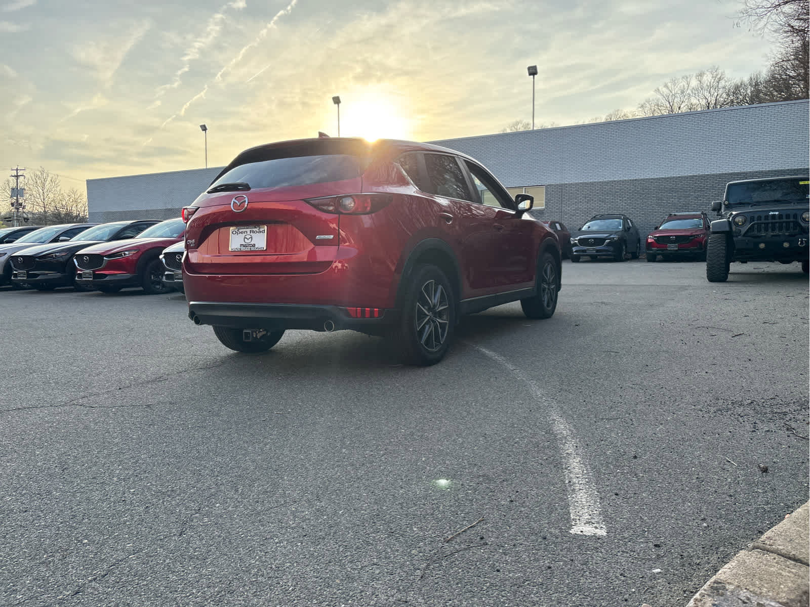 Used 2018 MAZDA CX-5 Touring w/ Preferred Equipment Package image 4