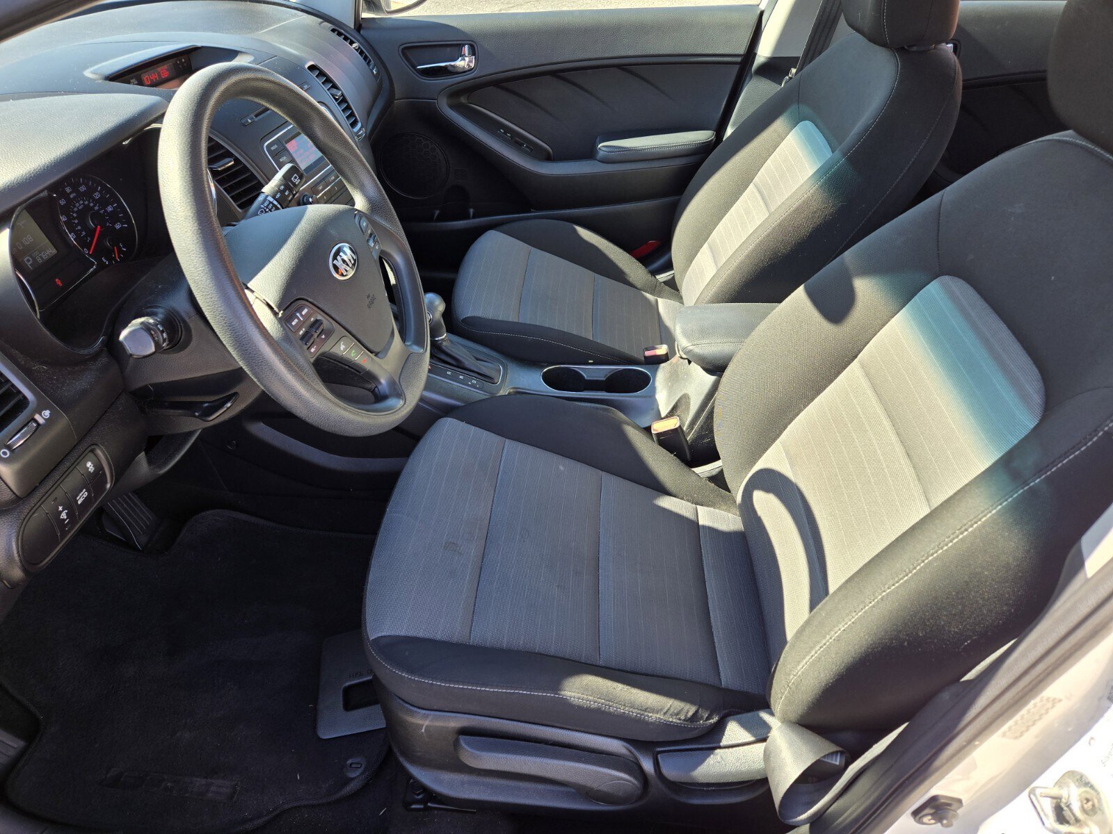 Used 2016 Kia Forte LX image 7