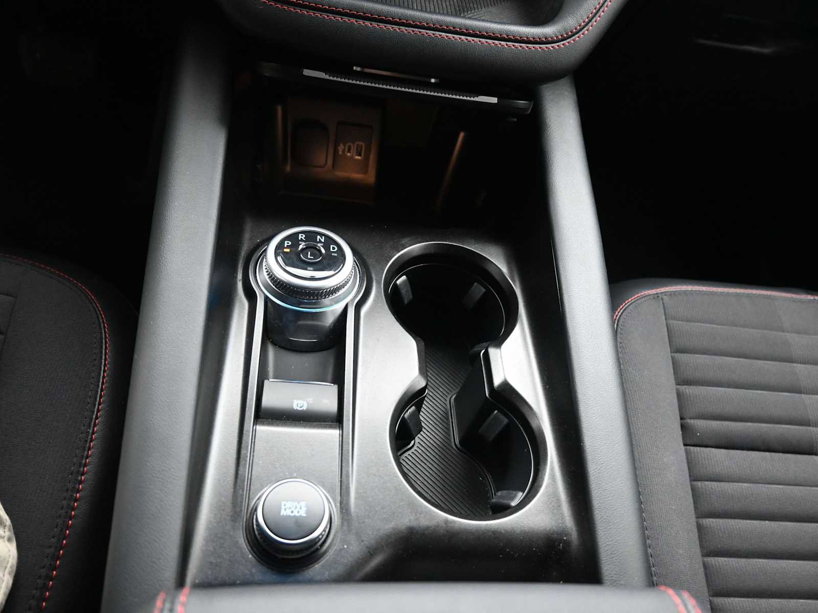 Used 2025 Ford Explorer ST-Line image 25