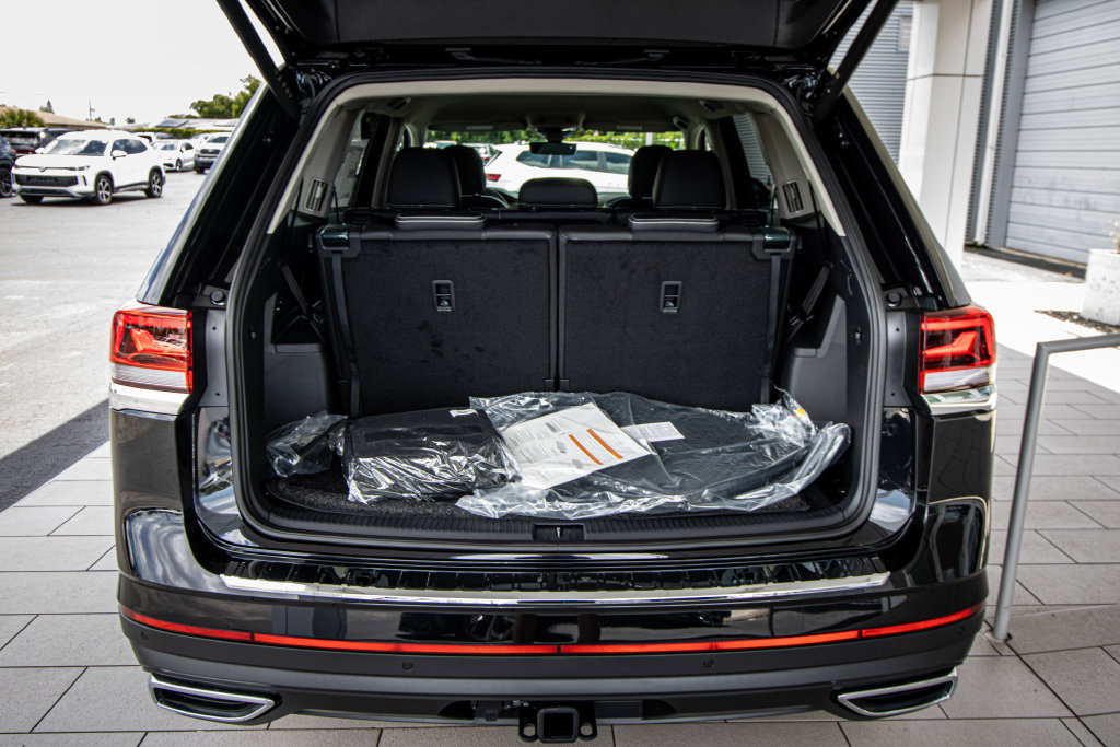 New 2026 Volkswagen Atlas SE FWD image 19