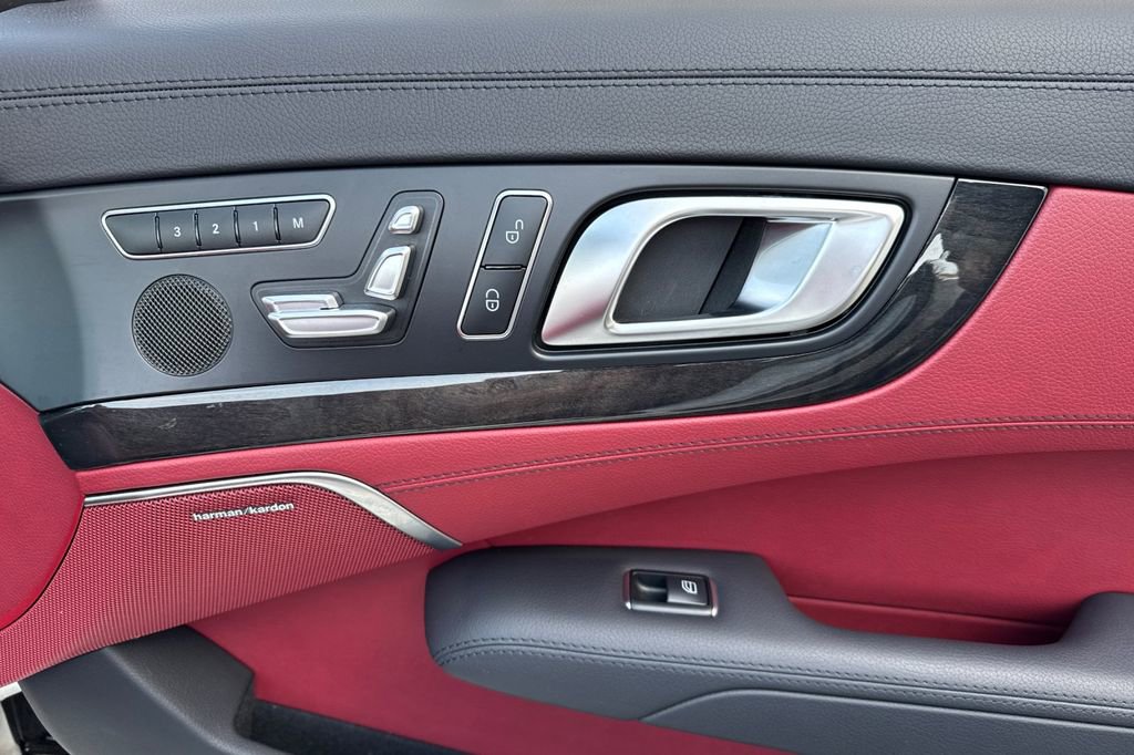 Used 2020 Mercedes-Benz SL 550 image 19