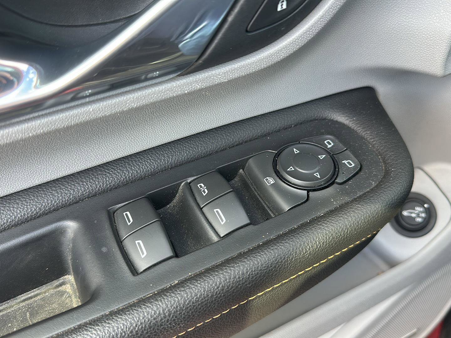 Used 2018 GMC Terrain SLT w/ Preferred Package image 11