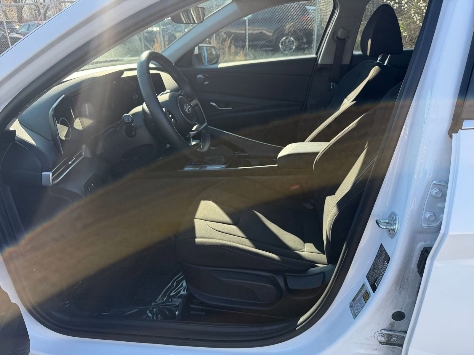 Used 2025 Hyundai Elantra SEL FWD image 29