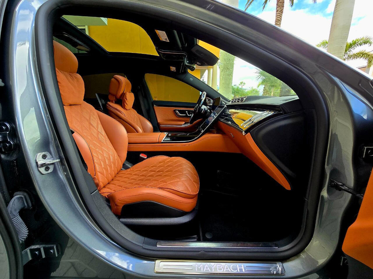 Used 2022 Mercedes-Benz S 580 4MATIC Sedan w/ Rear Seat Package image 22