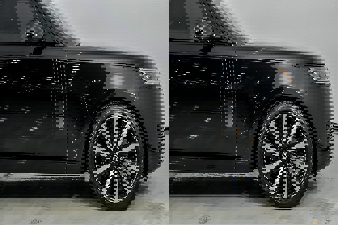 Used 2023 Land Rover Range Rover SV image 15