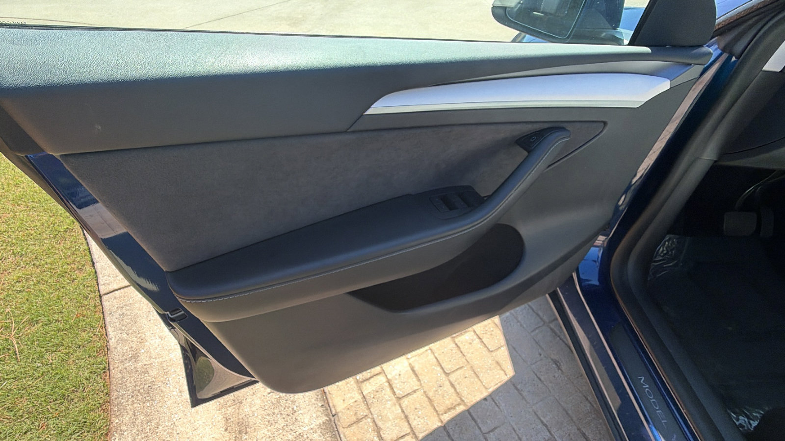 Used 2023 Tesla Model Y Long Range image 14