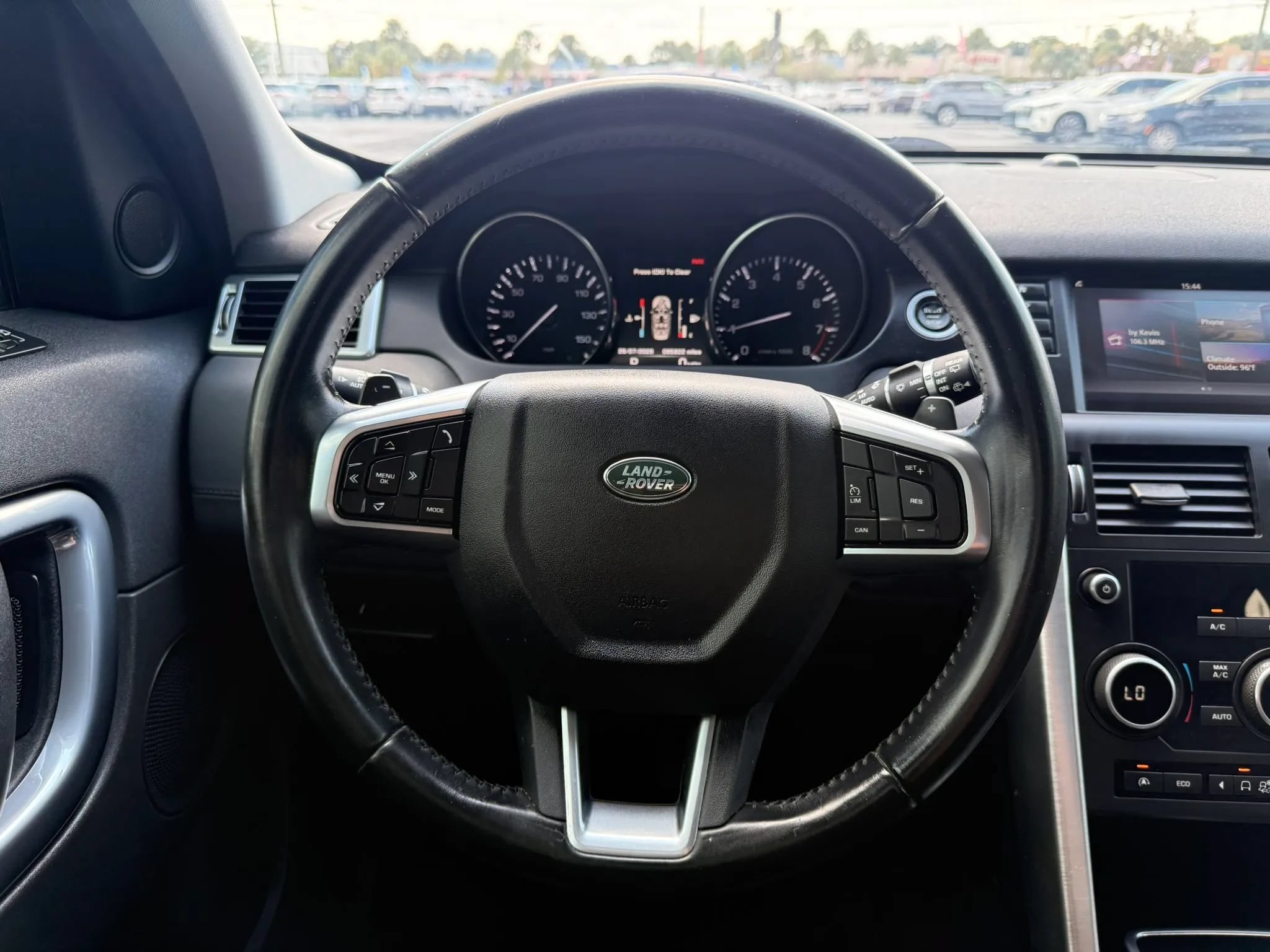 Used 2016 Land Rover Discovery Sport SE AWD/4WD image 13
