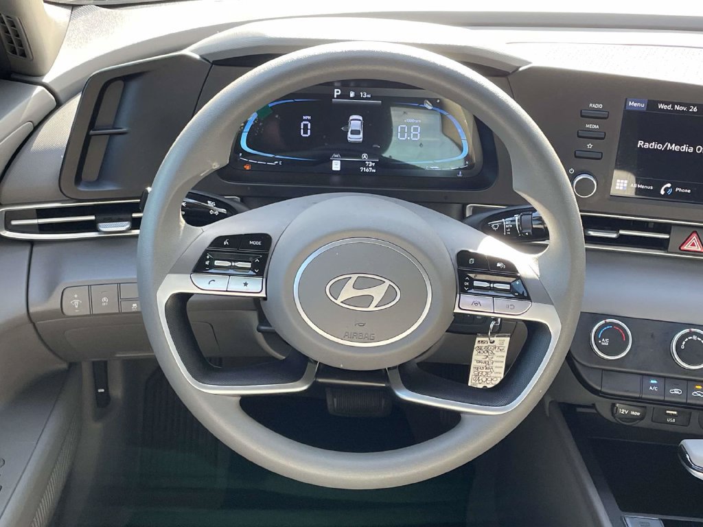 New 2025 Hyundai Elantra SE FWD image 12