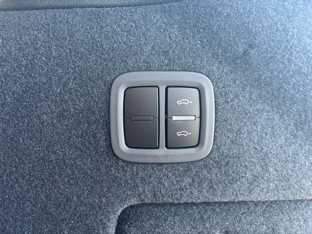 New 2026 Porsche Cayenne GTS AWD/4WD image 12