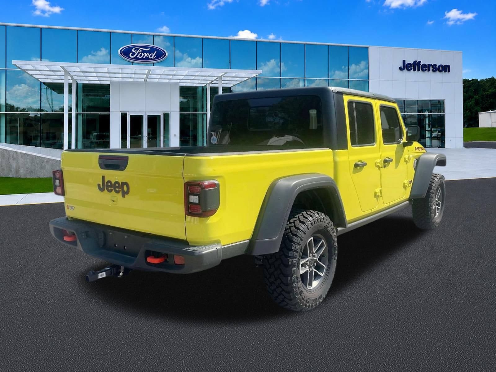 Used 2024 Jeep Gladiator Mojave w/ Convenience Group AWD/4WD image 6