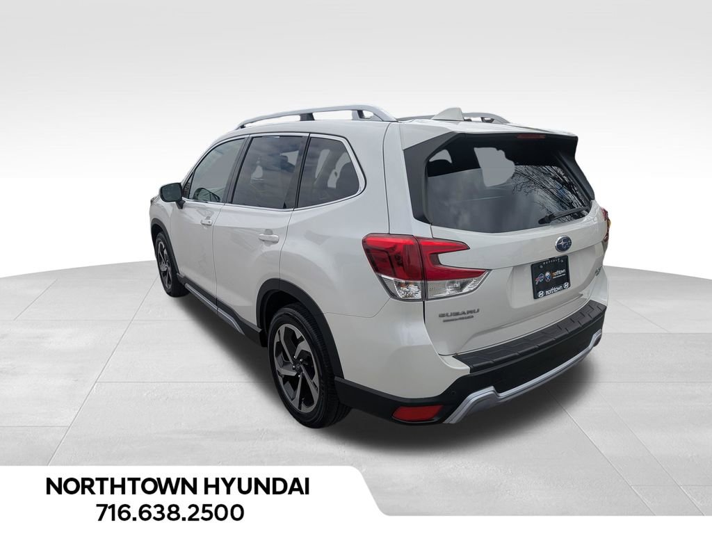Used 2023 Subaru Forester Touring image 3