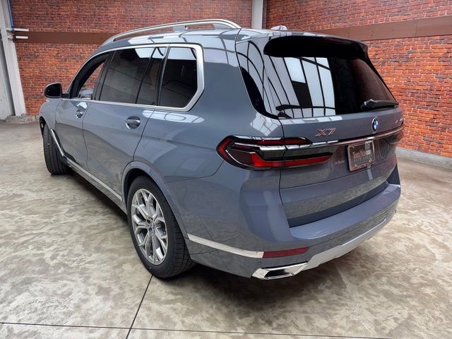 Used 2026 BMW X7 xDrive40i AWD/4WD image 3